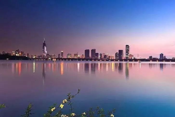 “千億閩系房企”業(yè)績大幅下滑30%，高價拿地“地王后遺癥”顯現(xiàn)