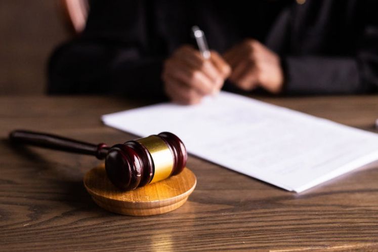 抵押未登記，抵押人承擔違約責任后，可向債務(wù)人追償!